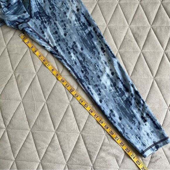 Old Navy High Waist Powersoft Navy Tonal Tie Dye Blue Leggings Womens Size Large - Picture 6 of 10